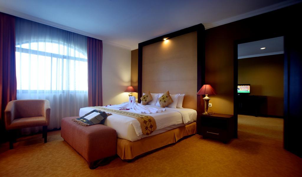 Semesta Heritage Hotel & Convention Semarang Ngoại thất bức ảnh