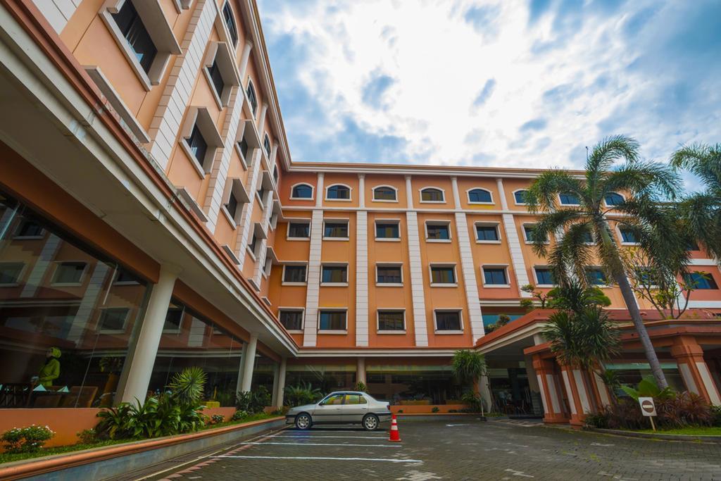 Semesta Heritage Hotel & Convention Semarang Ngoại thất bức ảnh