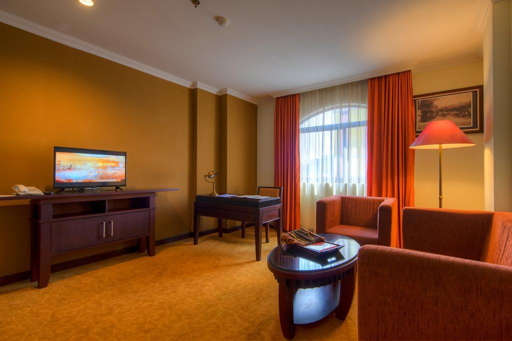 Semesta Heritage Hotel & Convention Semarang Ngoại thất bức ảnh