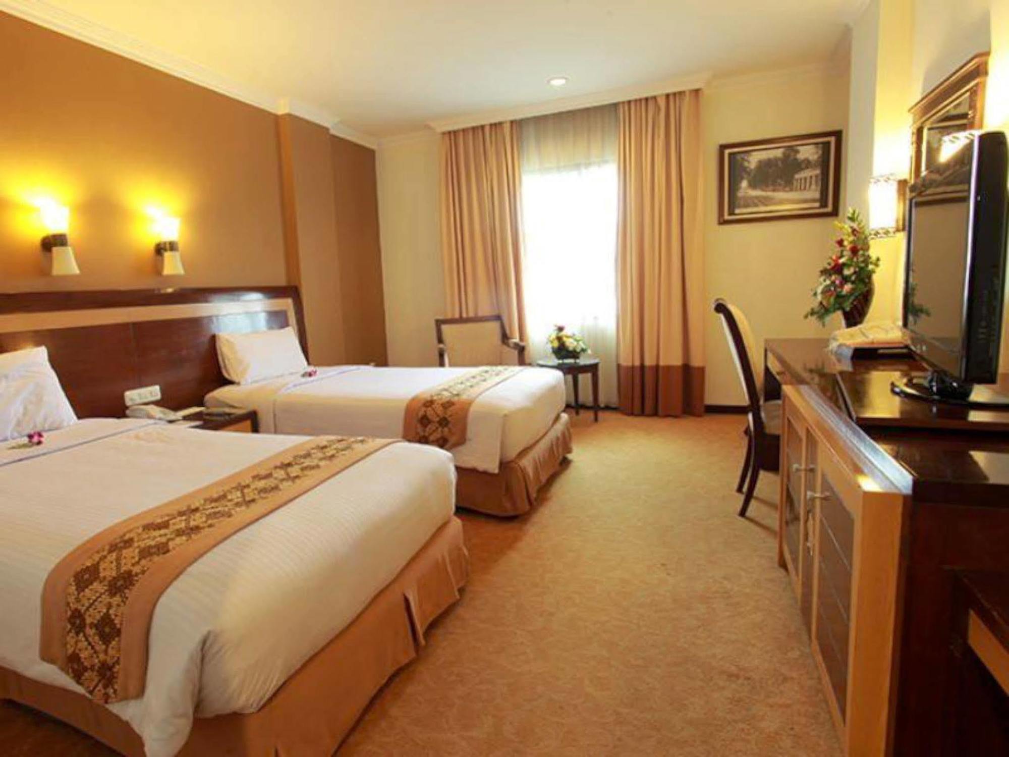 Semesta Heritage Hotel & Convention Semarang Ngoại thất bức ảnh